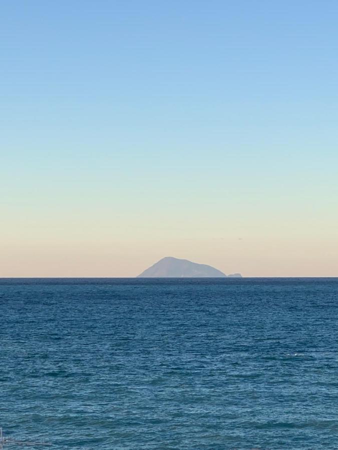 Apartamento La Porta Delle Eolie Capo dʼOrlando Exterior foto
